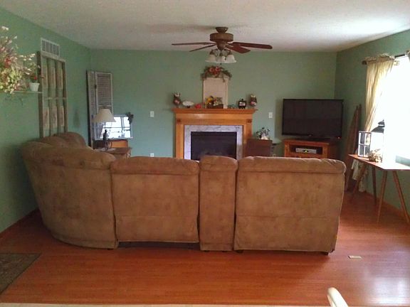 5th image of 800 Harbor Pl