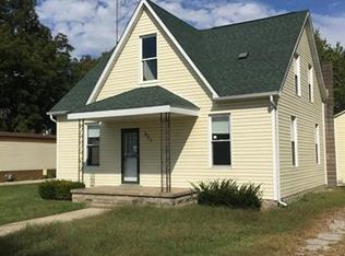 531 W 2nd St, Beckemeyer, IL 62219