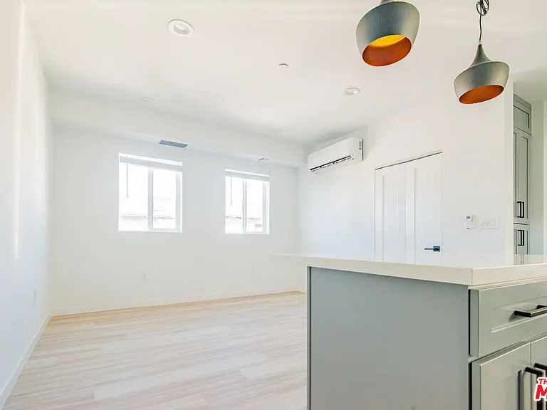 2602 Carnegie Ln #6 — Photo 17