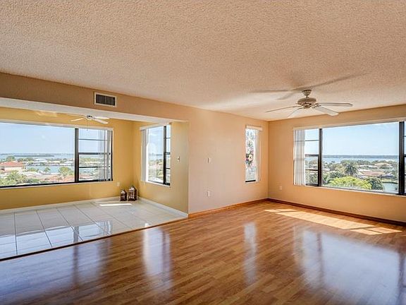 4th image of 750 Island Way APT 701