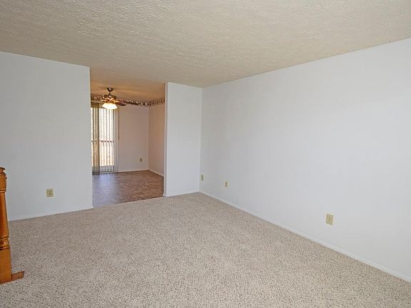 3rd image of 102 Idlewood Dr