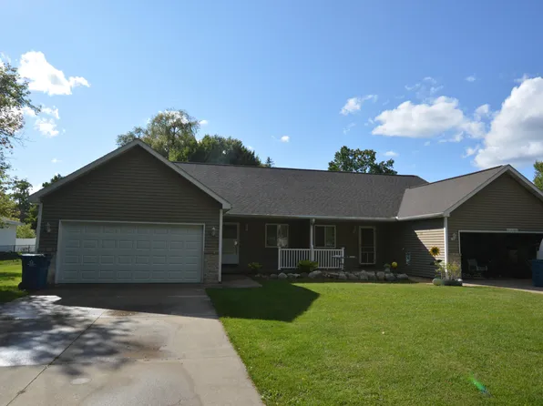 332 Willow St, Howard City, MI 49329