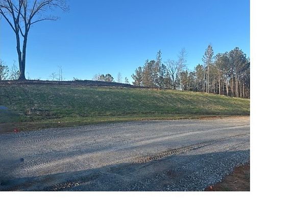 2nd image of 2 Cedar Ridge Dr