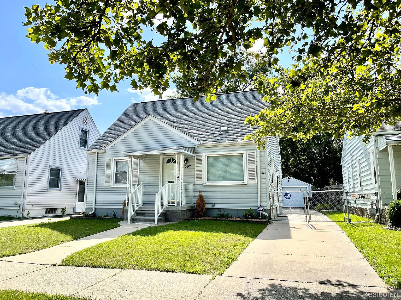 7297 Rockdale photo 1