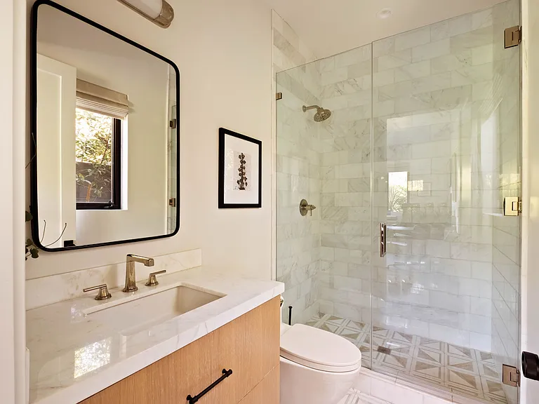 2137 Glyndon Ave — Photo 33