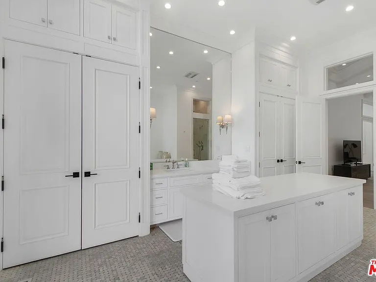 9669 Oak Pass Rd — Photo 36