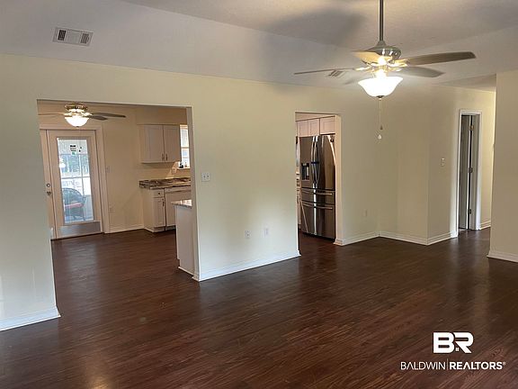 3rd image of 115 Myrtle Ct