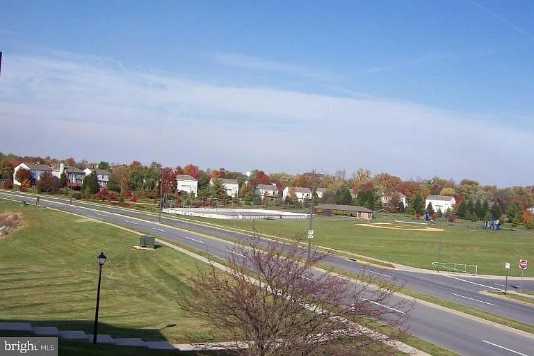 821 Stratford Way — Photo 3