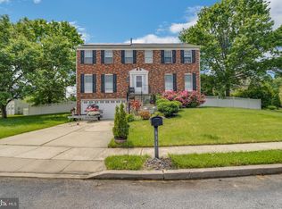 831 Hunters Dr, Deptford, NJ 08096