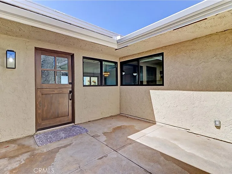 22831 Mariano Dr — Photo 2