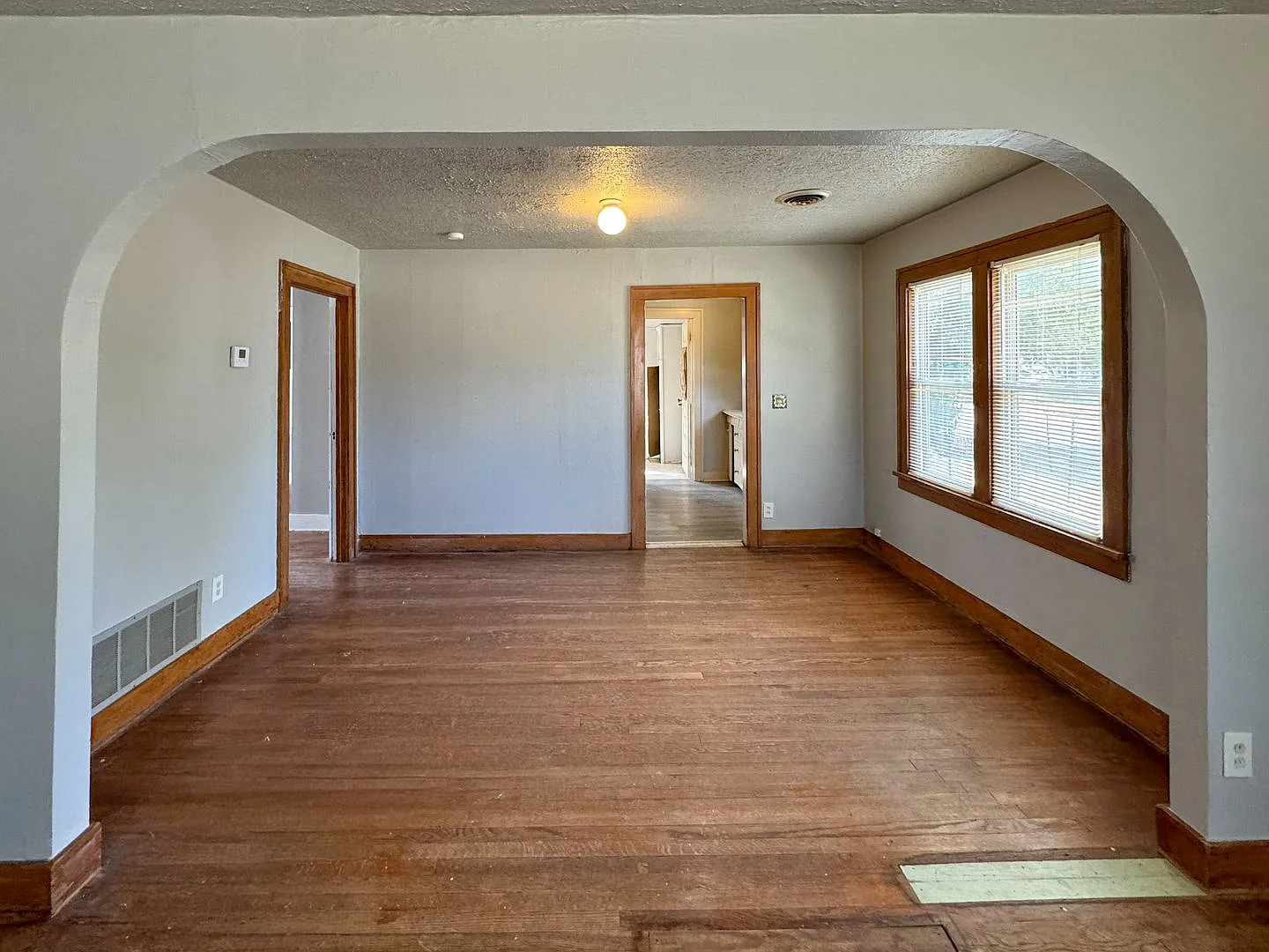 Charming Gem on Historic Boulevard! — Photo 4