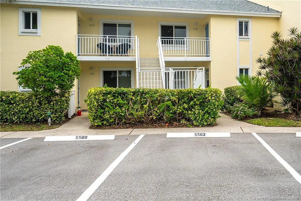 2 bed, 2.0 bath, 873 sqft, $1,800 — Photo 1