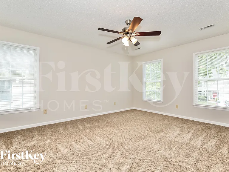 5017 Windermere Dr — Photo 12