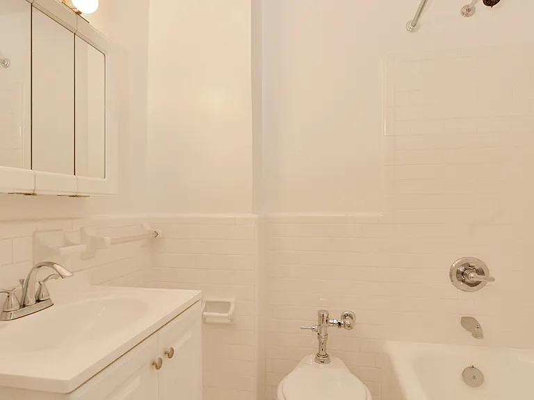 304 W 75th St #8D — Photo 7