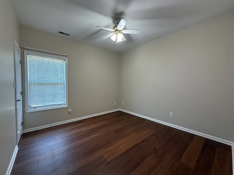 134 Canterbury Dr — Photo 19