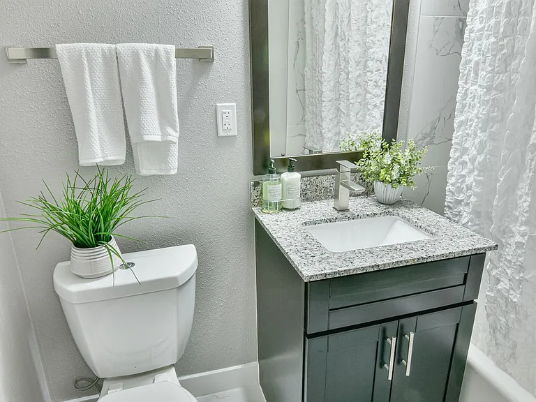 Verona at District Heights — Photo 30