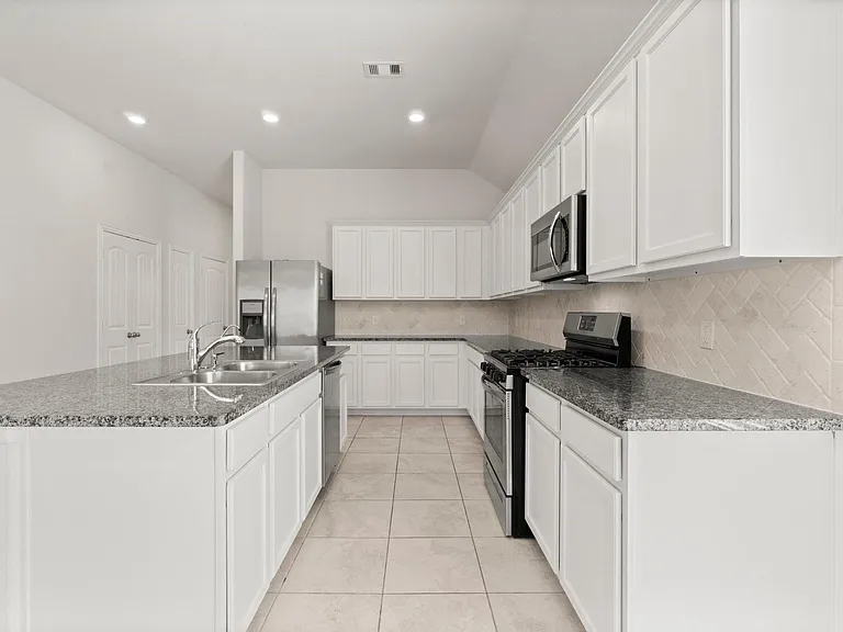 4234 Green Landing Dr — Photo 12