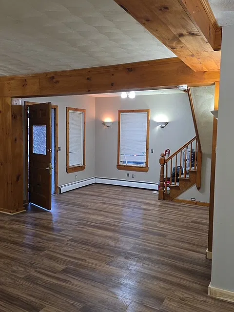 3 bed, 1.5 bath, 2000 sqft, $2,900 — Photo 1
