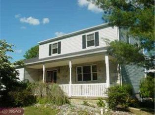 3 Pebble Cir, Sellersville, PA 18960
