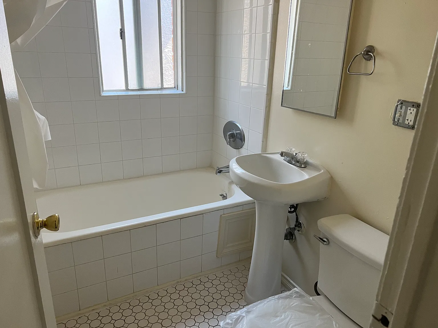 Studio, 550 sqft, $1,198 — Photo 4