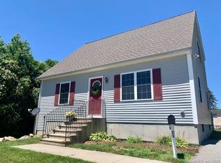 71 W Elderkin Ave, Groton, CT 06340