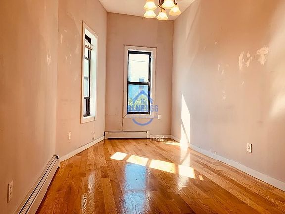 5th image of 278 Woodbine St #3