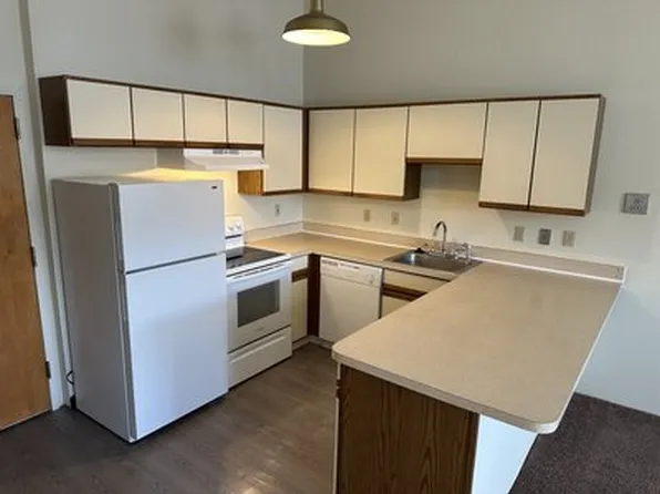 10 Willow St, Fitchburg, MA