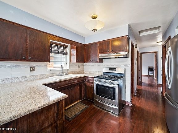 5th image of 5253 S Neenah Ave