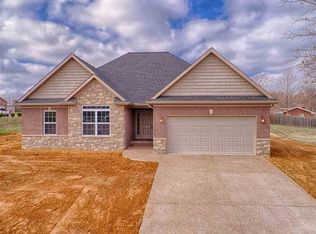 4268 Hilldale Dr, Newburgh, IN 47630