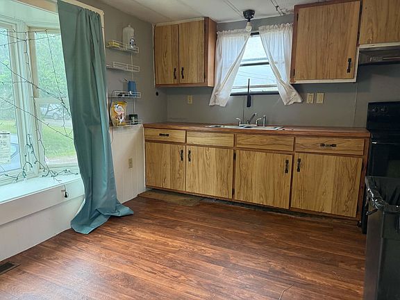 2nd image of 12 Kings Park Way