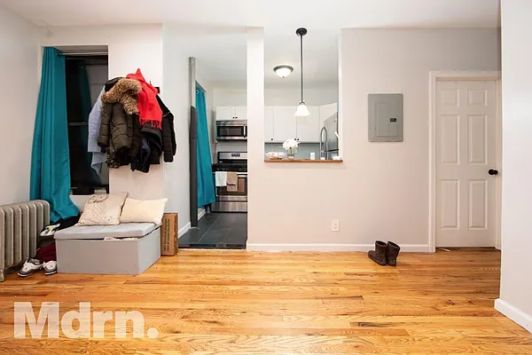 Rented by Mdrn Residential | media 20