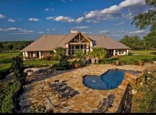 31 Kreutzberg Rd, Boerne, TX 78006