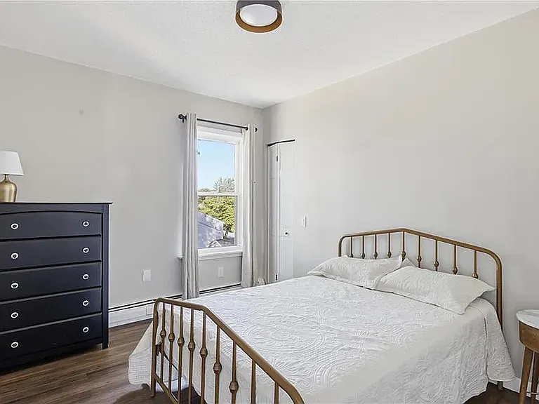 59 Bourne Ave — Photo 10