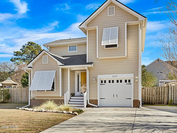 4th image of 2107 Wentworth Court