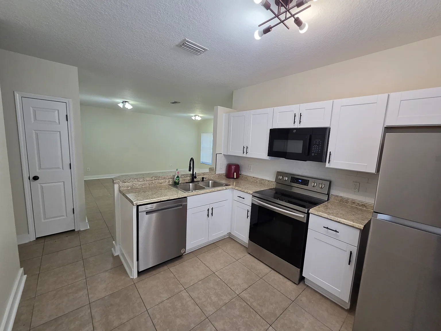 10347 Lakeside Vista Dr — Photo 2