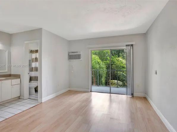 1860 Venice Park Dr APT 204, North Miami, FL 33181