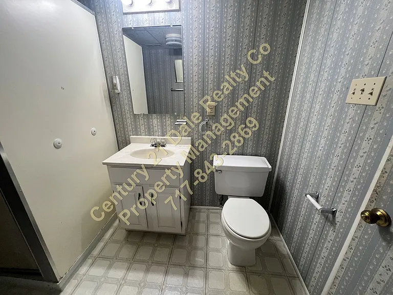 303 Maywood Rd — Photo 15