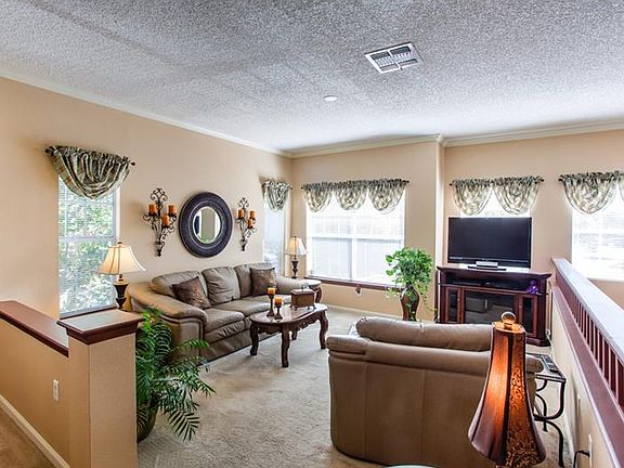 3rd image of 326 Arbor Lakes Cir