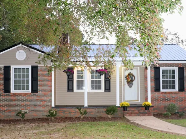 203 Porter Cir, Sylacauga, AL 35150