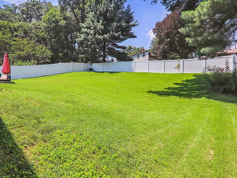 2711 Weller Rd — Photo 5