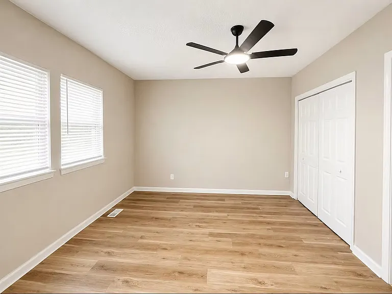 2909 Montgomery St — Photo 5