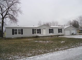 2154 Cedar Ave, Salem, IL 62881