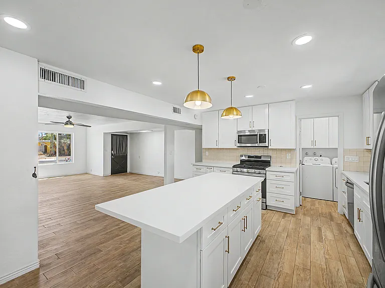 3922 E Sahuaro Dr — Photo 11