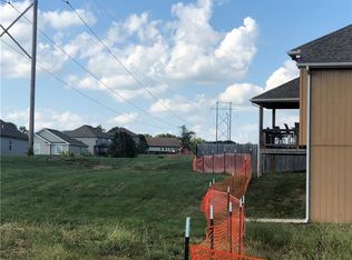 9254 Maplewoods Pkwy, Kansas City, MO 64155