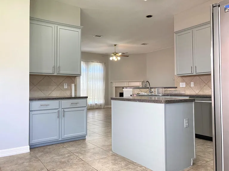 21215 Branford Hills Ln — Photo 11