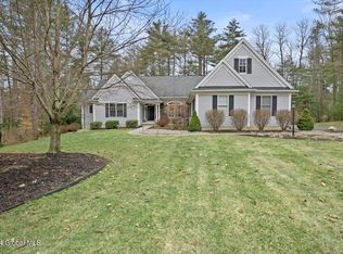 1 Lilac Ln, Saratoga Springs, NY 12866