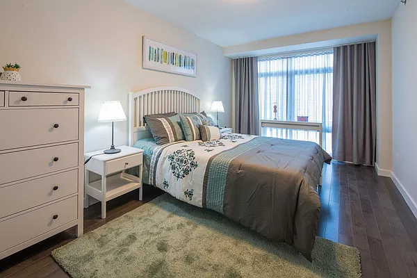 Sold by E Realty International Corp | media 2