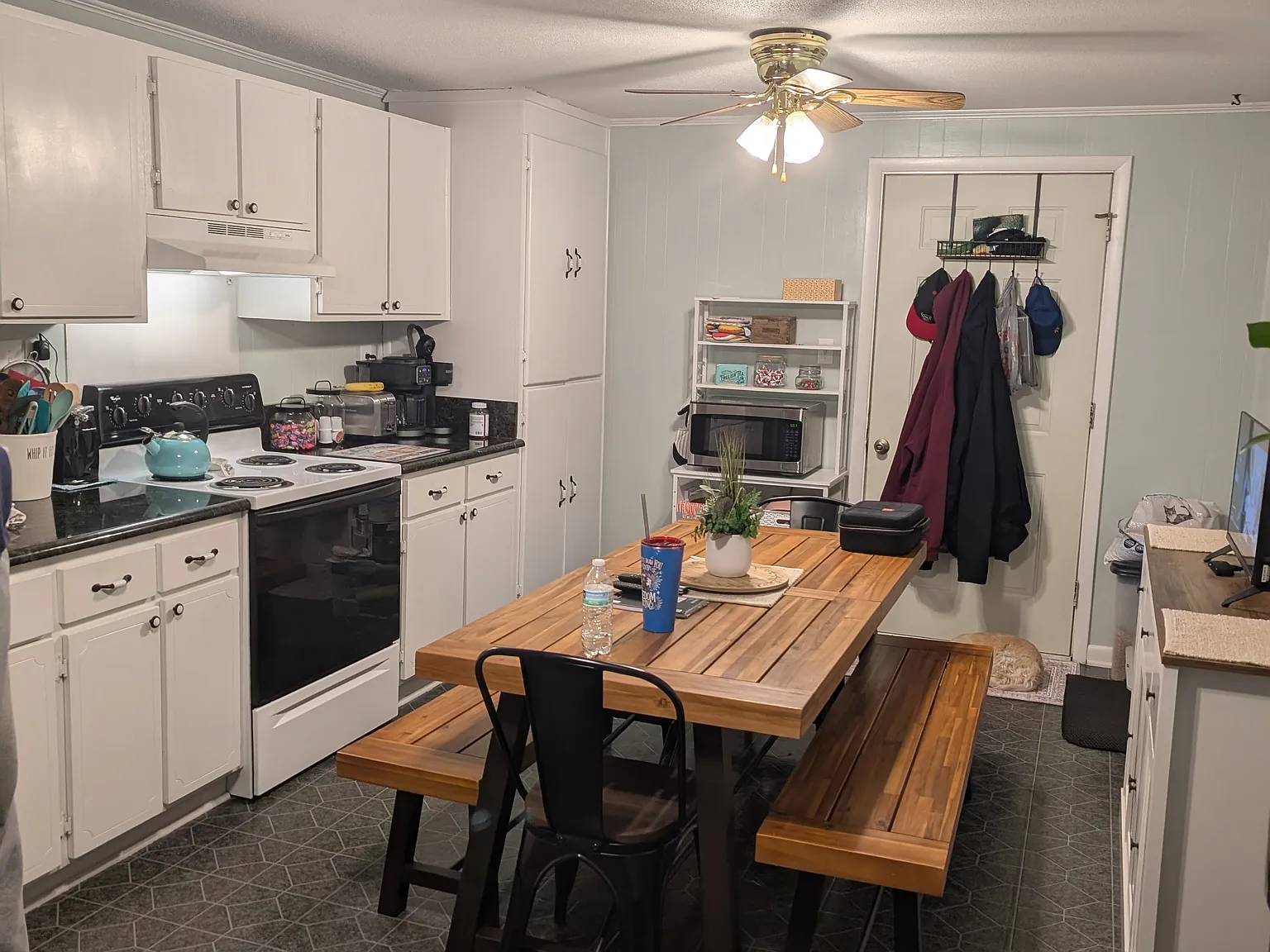 2 bed, 1056 sqft, $1,200 — Photo 3