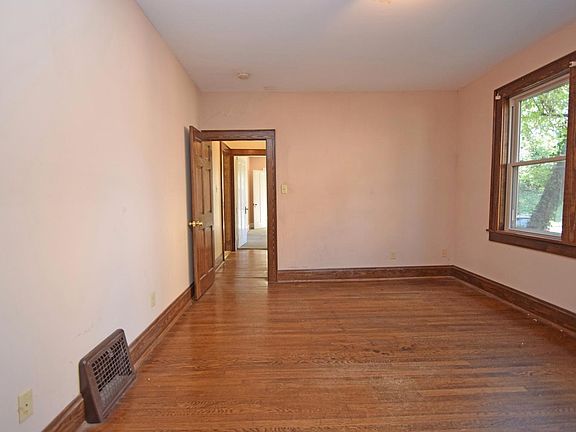 2nd image of 845 E Mitchell Ave