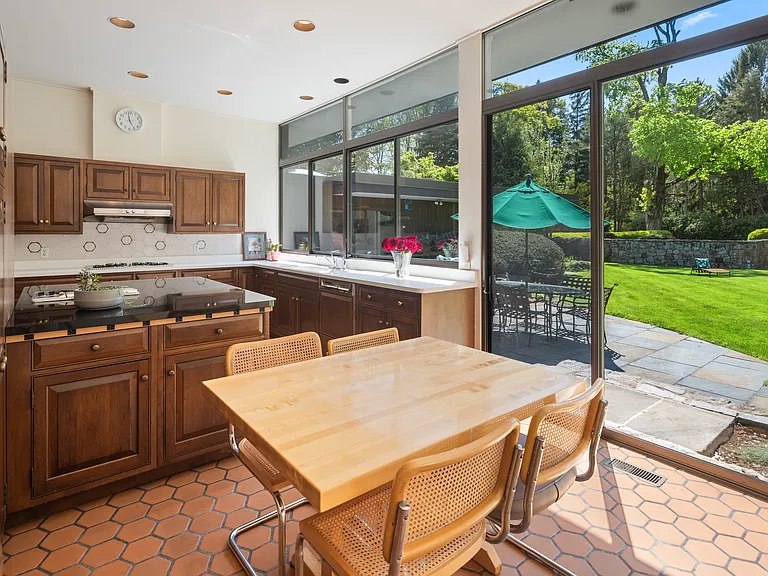55 Talmadge Hill Rd — Photo 22